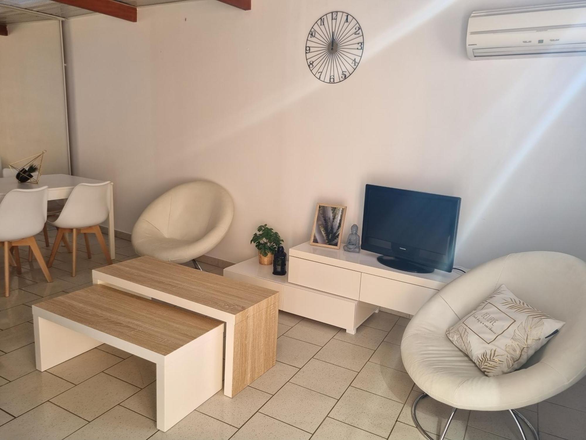 Cameos - Appartement Avec Terrasse Locairbi Le Crès Exterior foto